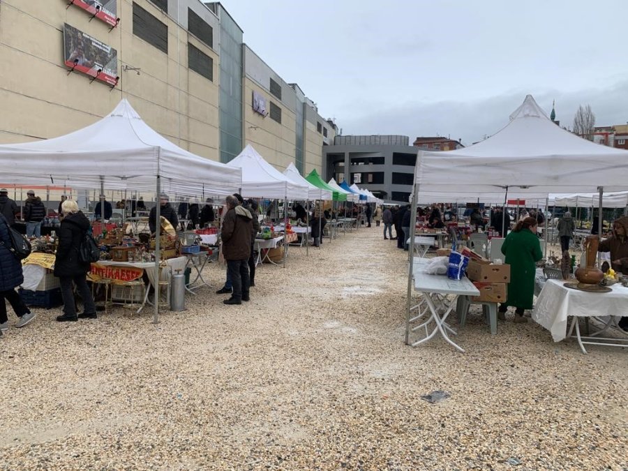 Antikacılar Yağışlı Havalar İçin Kapalı Alan İstiyor