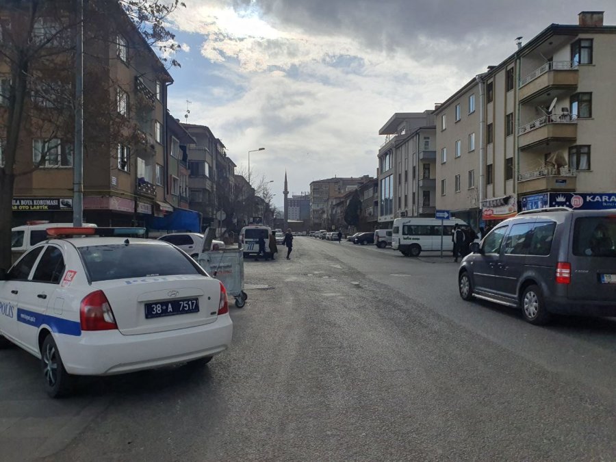 Tartıştığı Şahsı Balkondan Ateş Ederek Yaraladı