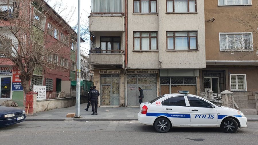 Tartıştığı Şahsı Balkondan Ateş Ederek Yaraladı