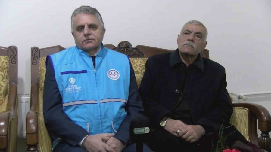 Malatyalı Depremzede Aileye Kayseri’deki Yeni Evlerinde Çiçekli Karşılama