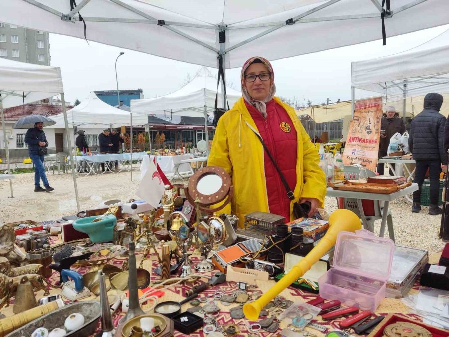 Antikacılar Yağışlı Havalar İçin Kapalı Alan İstiyor