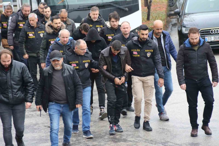 Güvercin Çalmak İçin Girdiği Evin Sahibini Öldürdüğü İddia Edilen Sanığın Ağırlaştırılmış Müebbet Ve 18 Yıla Kadar Hapsi İstendi