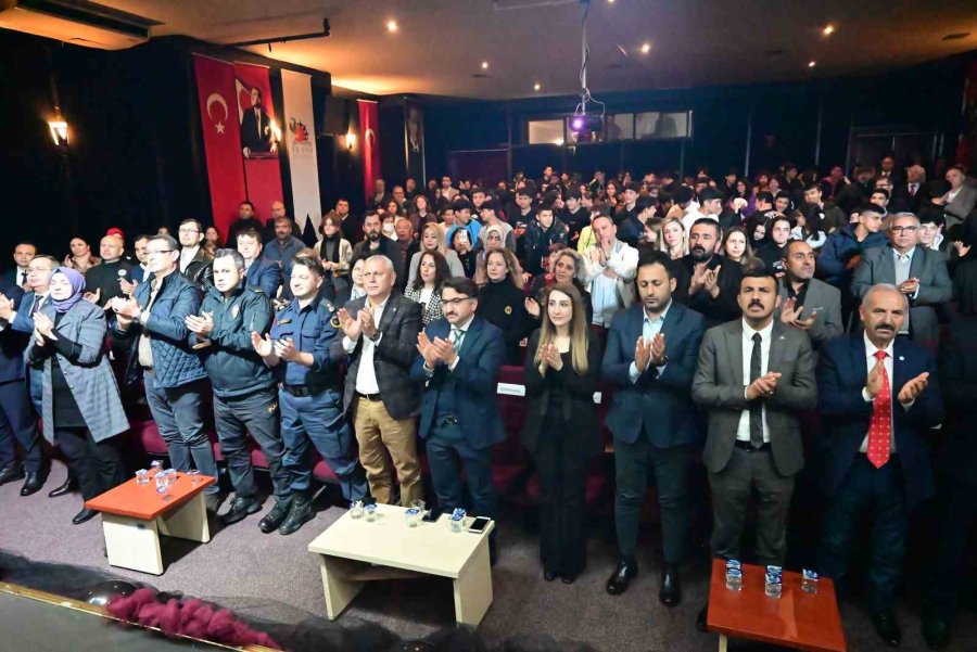 Kemer’de İstiklal Marşı’nın Kabulü Törenle Kutlandı