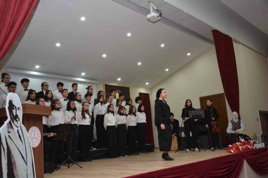 Öğrenciler Kazandıkları Para Ödülünü Depremzedelere Bağışladı