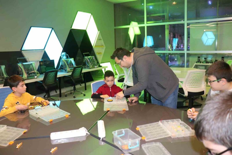 Büyükşehir İle Çocuklar "bilim" Dolu Hafta Sonu Geçirdi