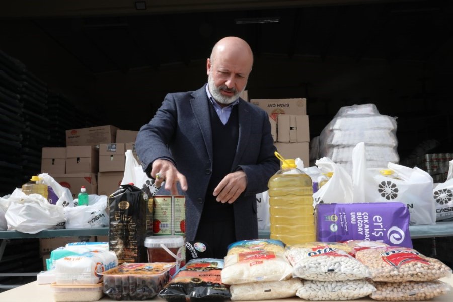 Kocasinan’da Çalınmadık Kapı, Girilmedik Gönül Kalmıyor