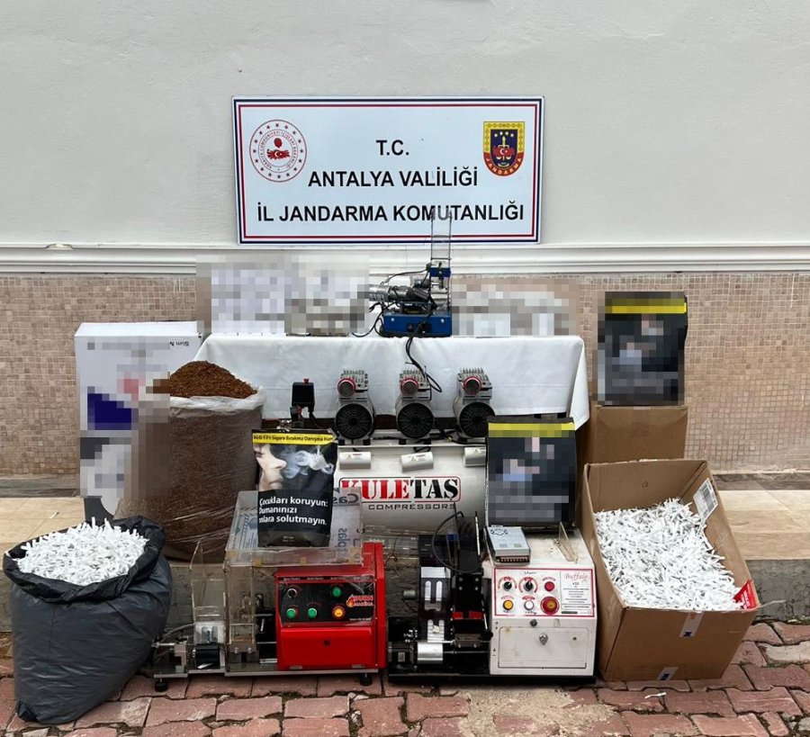 Antalya’da Aranan 220 Firari Yakalandı