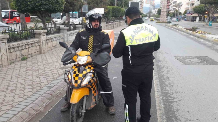 Antalya’da Aranan 220 Firari Yakalandı