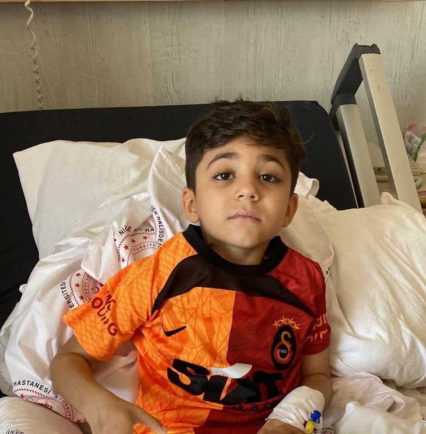 Hastanede Tedavi Olan Ömer Halis, Galatasaraylı Futbolcular İle Görüştü