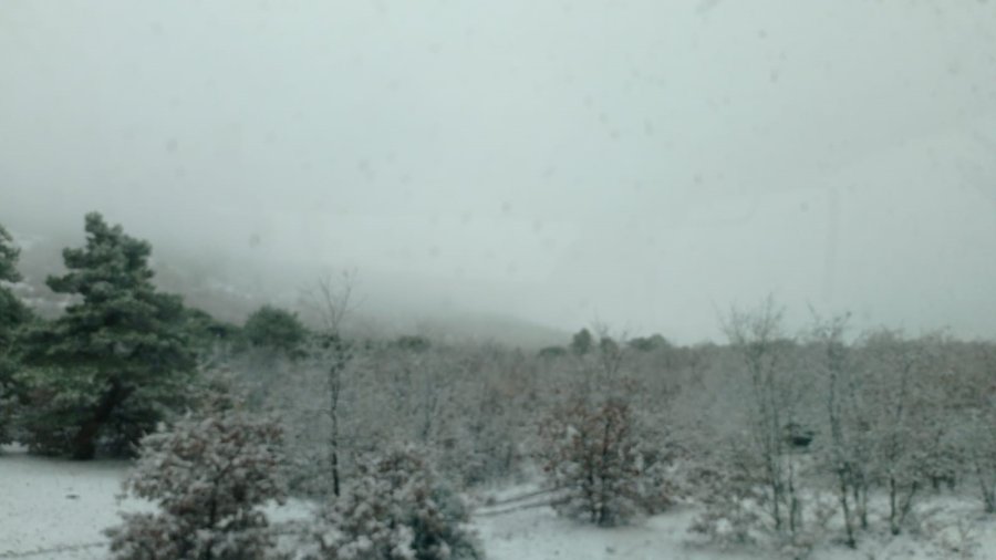 Beyaz Örtüyle Kaplanan Mahallede Kartpostallık Görüntüler Oluştu