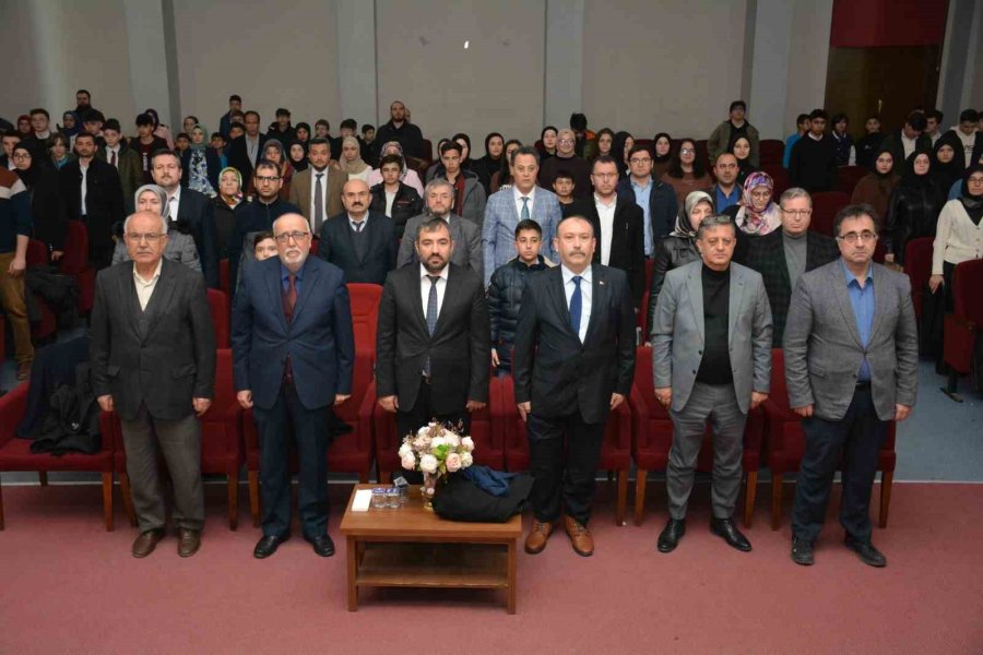 İmam Hatip Okulları “mesleki Yarışmalarında” Dereceye Giren Öğrenciler Ödüllerini Aldı