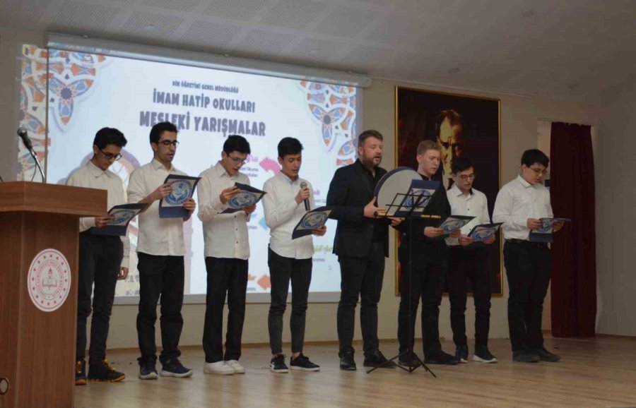 İmam Hatip Okulları “mesleki Yarışmalarında” Dereceye Giren Öğrenciler Ödüllerini Aldı