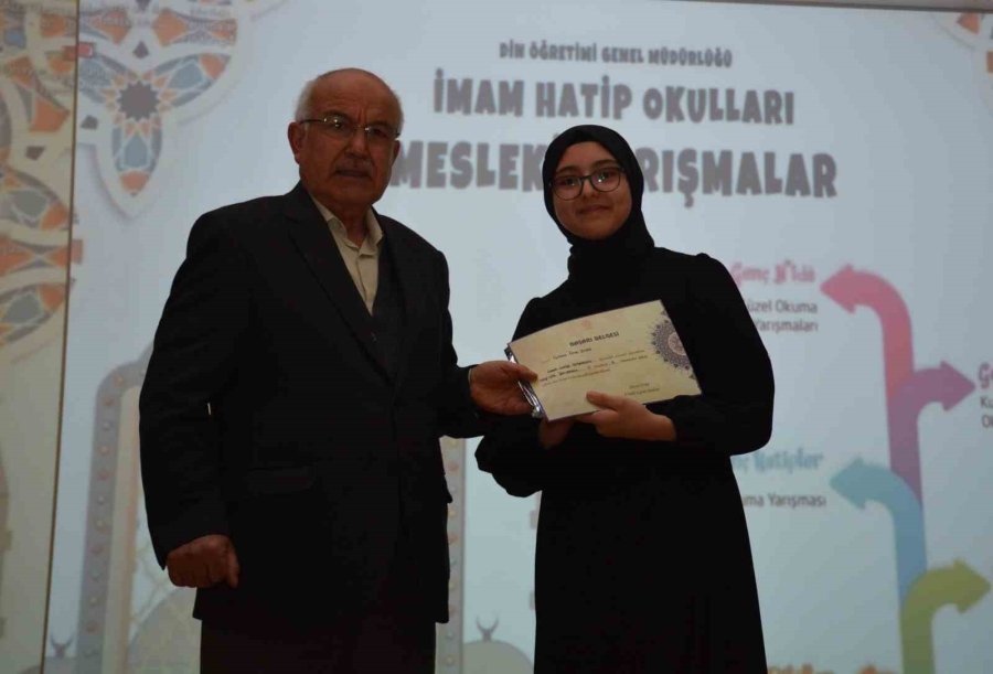 İmam Hatip Okulları “mesleki Yarışmalarında” Dereceye Giren Öğrenciler Ödüllerini Aldı