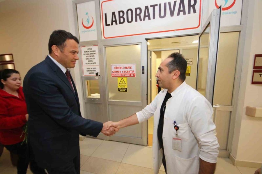 Başkan Ulutaş, Sağlık Çalışanlarının Tıp Bayramı’nı Kutladı