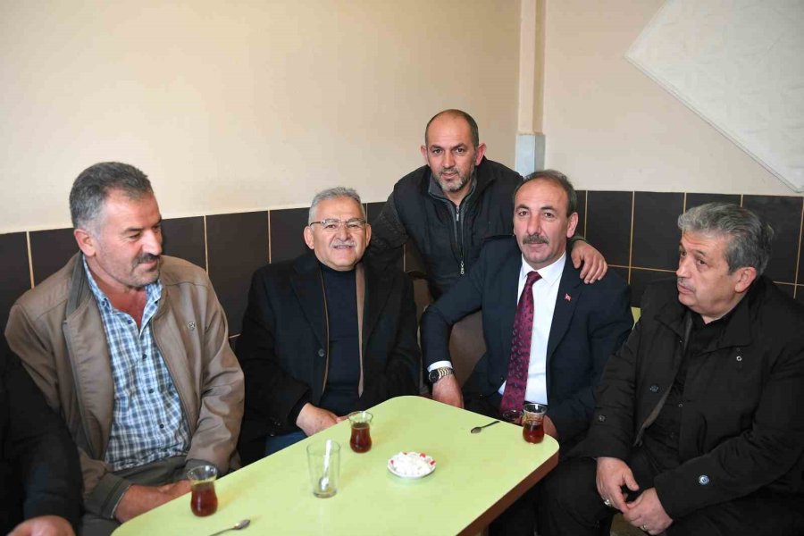 Başkan Büyükkılıç, Tomarza’da Esnaf Ve Vatandaşla Buluştu