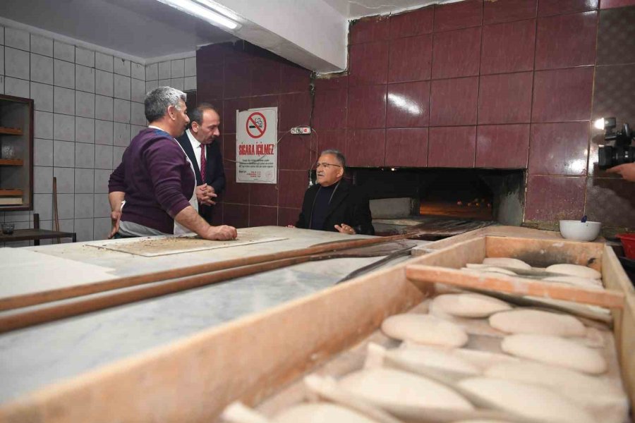 Başkan Büyükkılıç, Tomarza’da Esnaf Ve Vatandaşla Buluştu