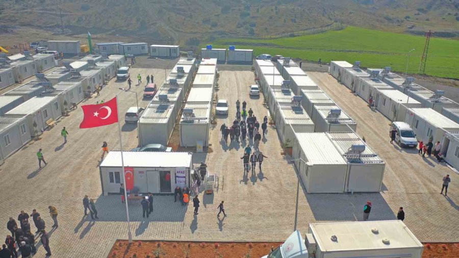 Büyükşehir Belediyesi Ve Kayseri, Depremzedelerin Her Zaman Yanında