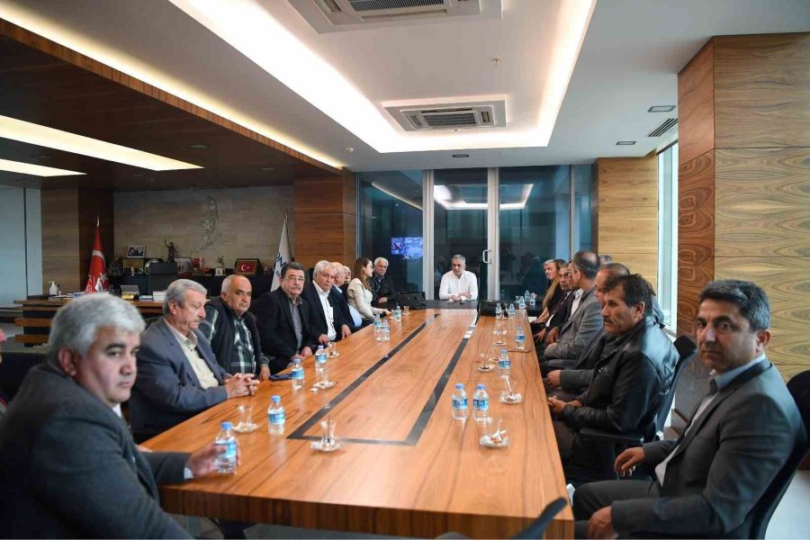 Başkan Esen Muhtarları Dinledi