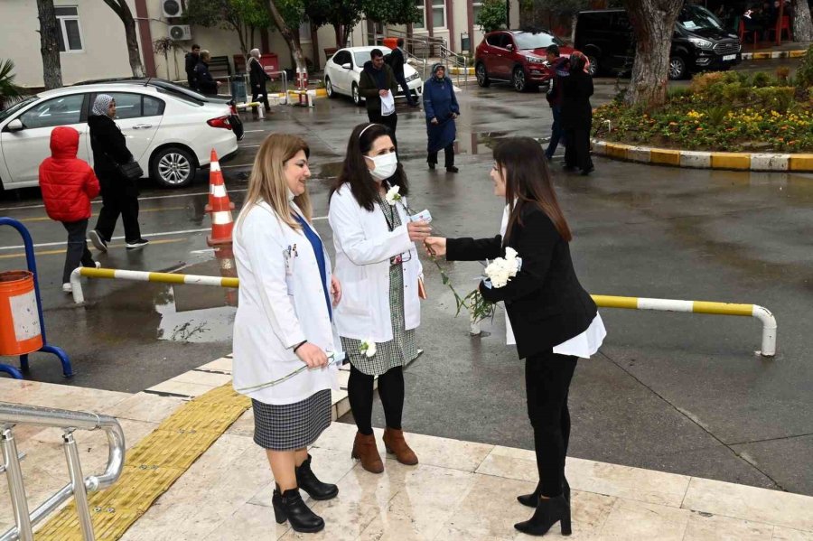 Manavgat Belediyesi Sağlık Çalışanlarını Unutmadı