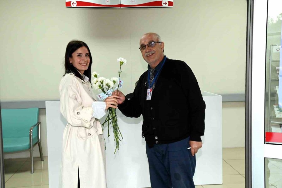 Manavgat Belediyesi Sağlık Çalışanlarını Unutmadı