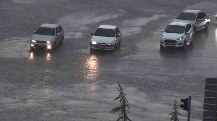 Aksaray’daki Yağmur Yağışı Üreticilerin Yüzünü Güldürdü
