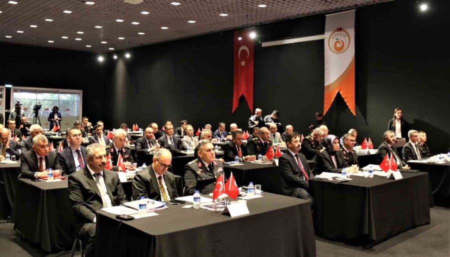 İçişleri Bakan Yardımcısı Ersoy: “18 Yaşından Küçüklerin Seçim Materyali Dağıtmasına İzin Vermeyeceğiz"