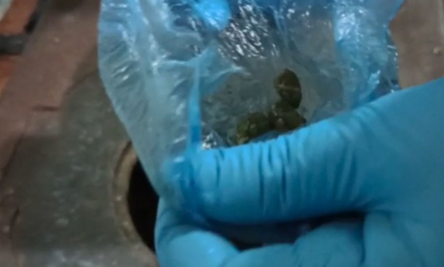 Detektör Köpekle Yapılan Operasyonda Sobanın İçinden Uyuşturucu Çıktı