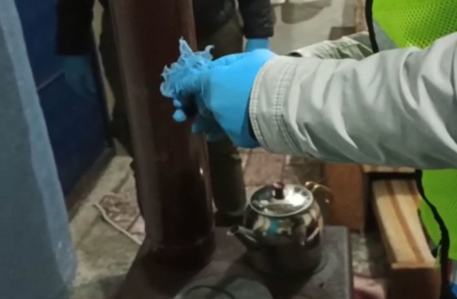 Detektör Köpekle Yapılan Operasyonda Sobanın İçinden Uyuşturucu Çıktı