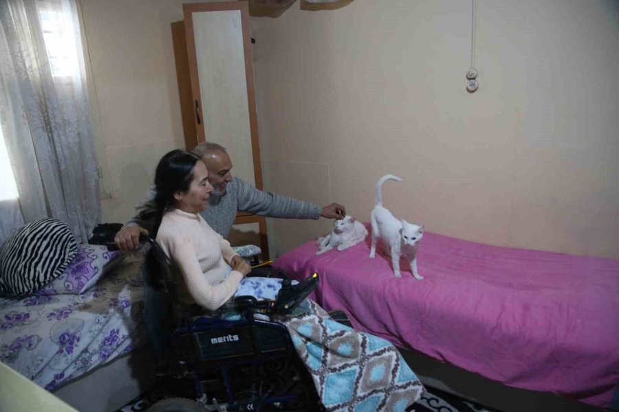 Ev Sahibi Evi Satışa Çıkardı, Depremzede Aile Çaresiz Kaldı