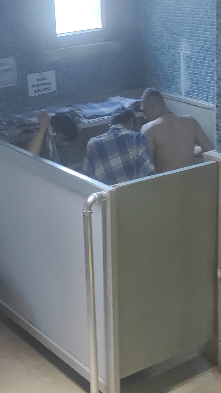 Araba Çalıp Gittikleri Hamamda Peştamalla Yakalandılar