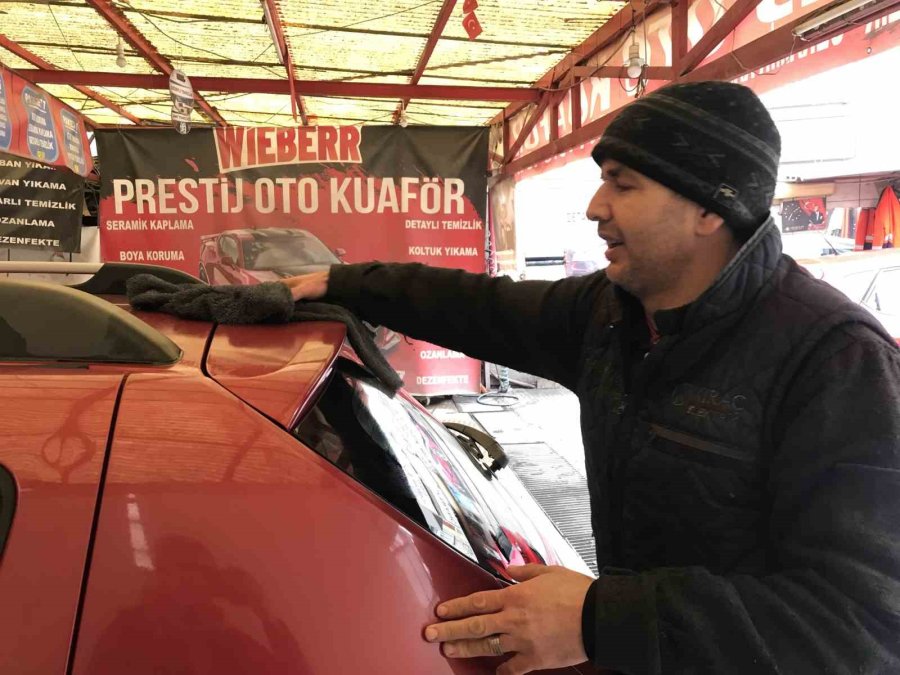 Havalar Soğuyunca Oto Yıkama İşleri Bıçak Gibi Kesildi