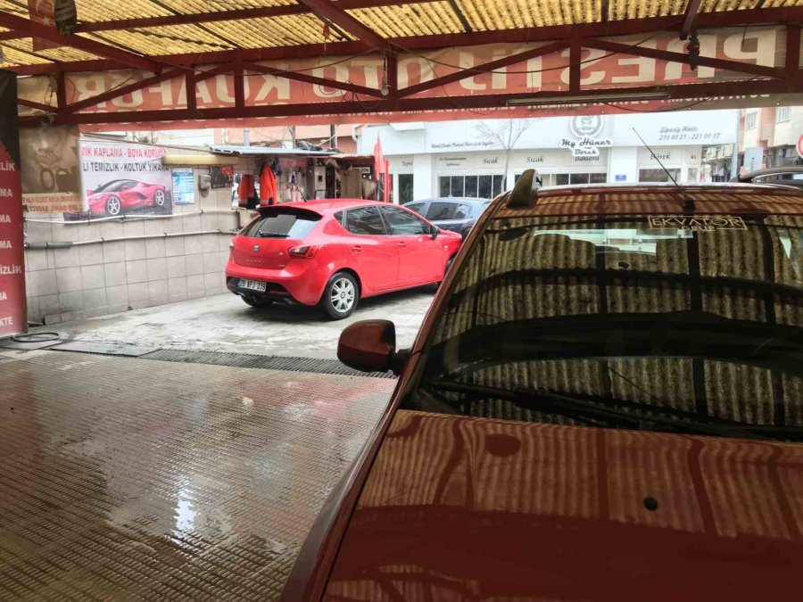 Havalar Soğuyunca Oto Yıkama İşleri Bıçak Gibi Kesildi