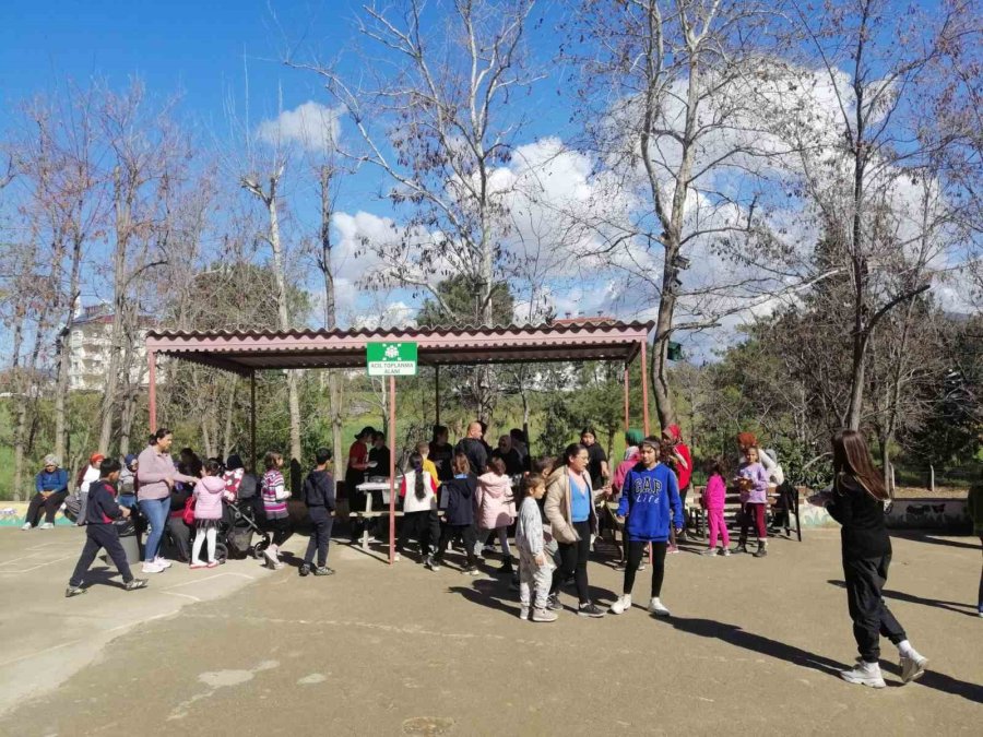 Gazipaşa’da Okullarda Depremzedeler Yararına Yardım Kampanyası