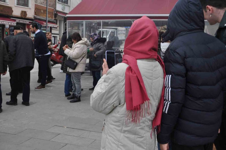 Odunpazarı Esnafı Depremde Ölenlerin Hayrına Lokma Döktürdü