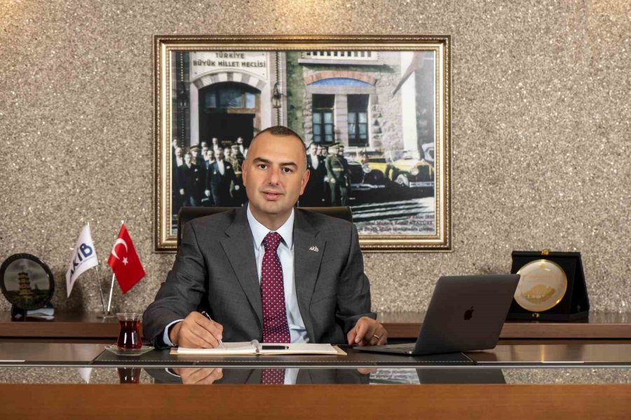 Yaş Meyve Sektörünün Lider Birliğinden Deprem Bölgesine 180 Konteyner