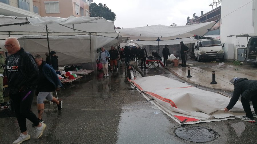 Manavgat’ta 1 Saat Süren Sağanak Esnaf Ve Turistlere Zor Anlar Yaşattı