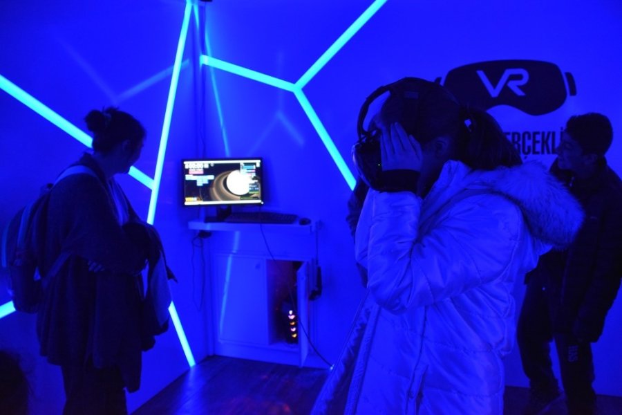 Başkan Çolakbayrakdar: “depremzede Çocuklar, Başımızın Tacıdır”