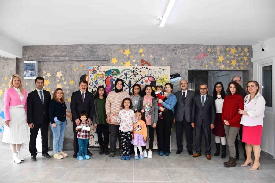 Depremzede Çocuklar İçin Resim Etkinliği Düzenlendi