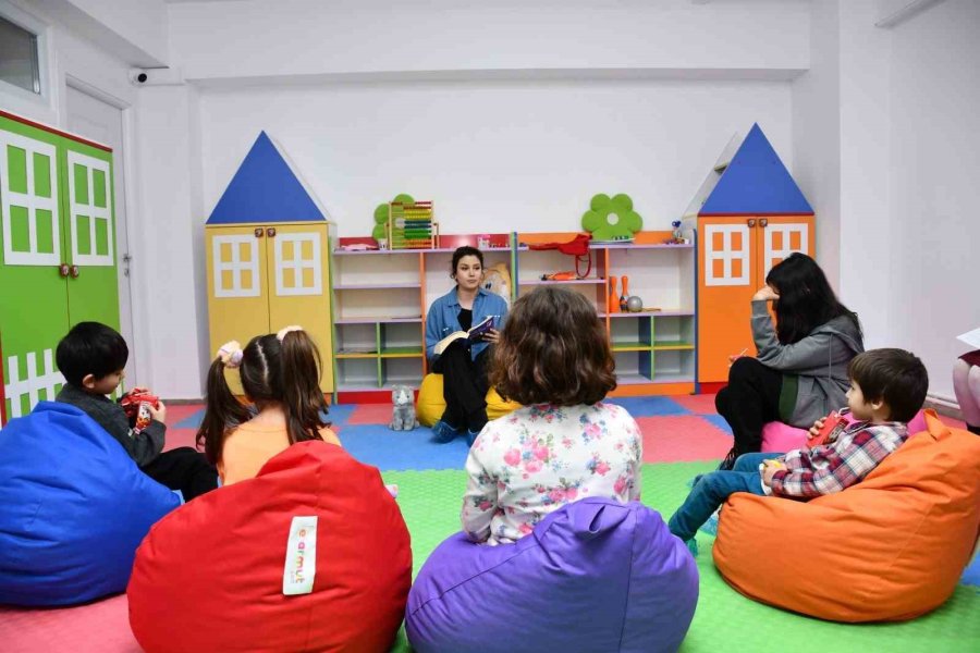 Depremzede Çocuklar İçin Resim Etkinliği Düzenlendi