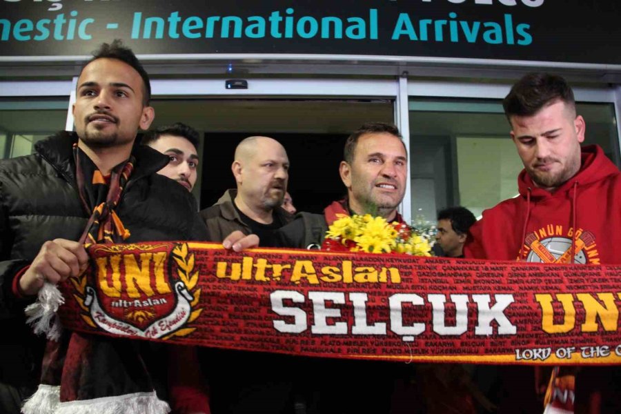 Galatasaray Kafilesi Konya’ya Geldi