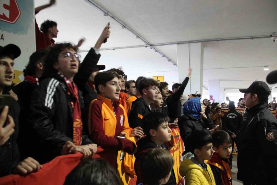 Galatasaray Kafilesi Konya’ya Geldi
