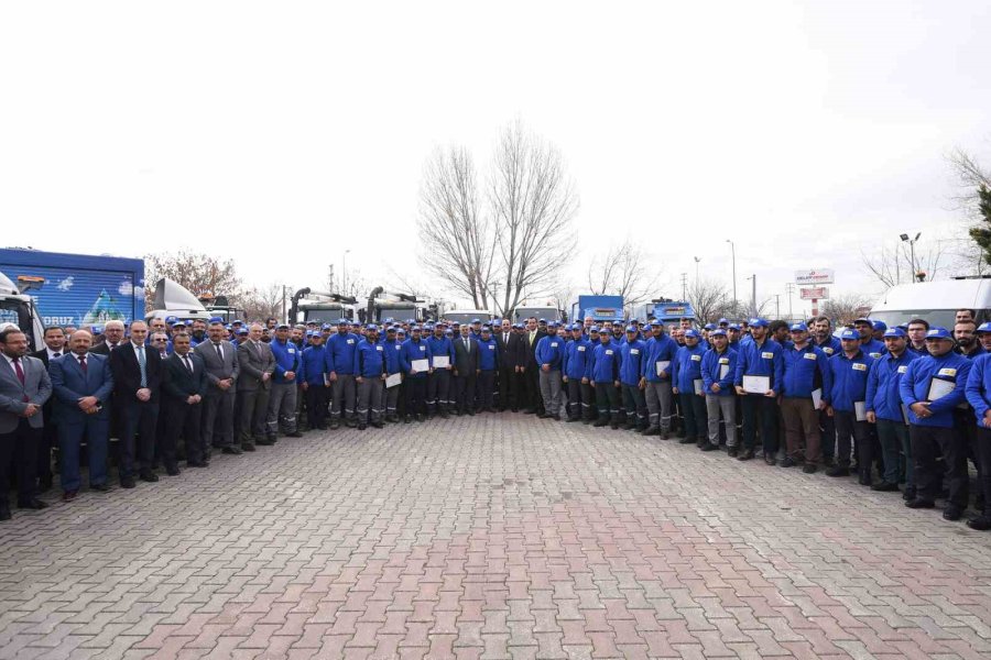 Başkan Altay Hatay’da Görev Yapan Personele Teşekkür Belgesi Takdim Etti