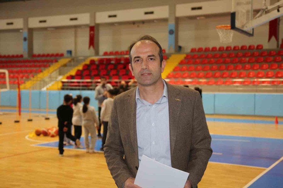 Depremin Yaralarını Sanat Ve Sporla Sarıyorlar