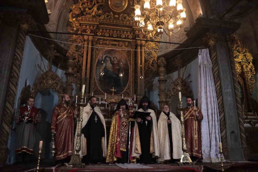 Miçing Ayininde Depremzedelere Dua