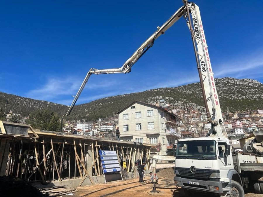 Akseki’de Mezarlık Hizmet Binası Yapılıyor