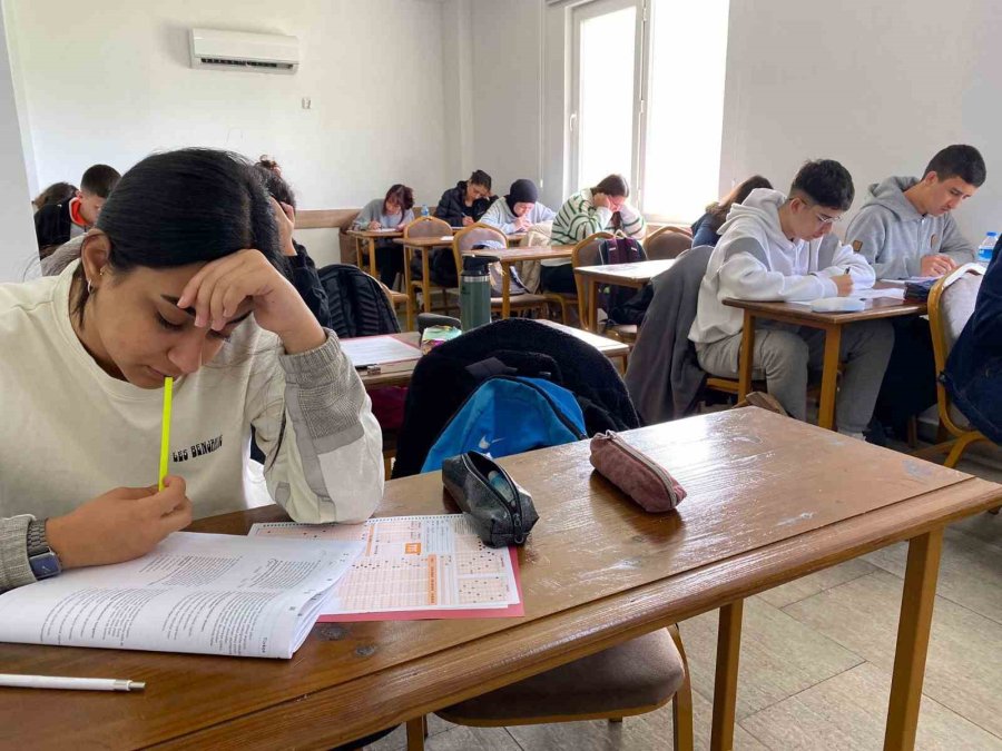 Öğrencilerin Başarıları Ölçüldü