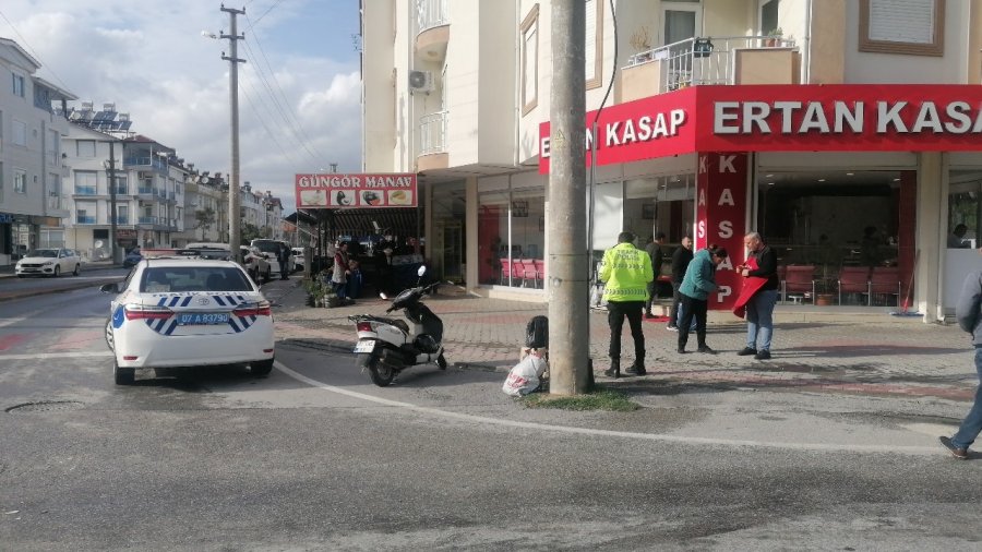 Taktığı Kask Sayesinde Kazayı Ucuz Atlattı