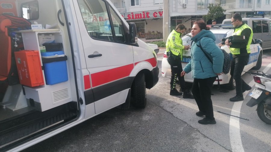 Taktığı Kask Sayesinde Kazayı Ucuz Atlattı