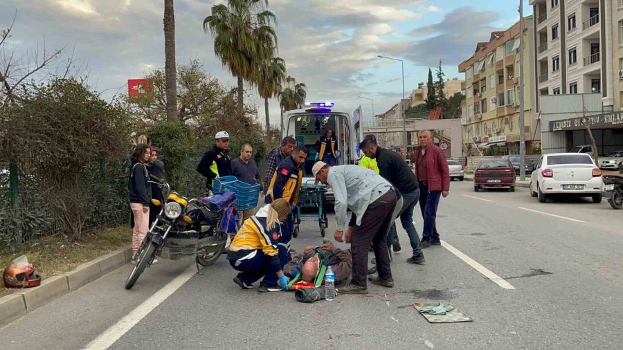 Otomobille Çarpışan Motosiklet Sürücüsü Yaralandı