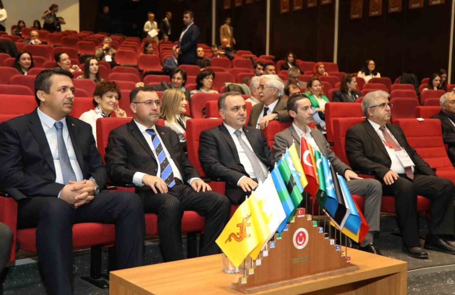 Erü’de 2 Kongre Birden